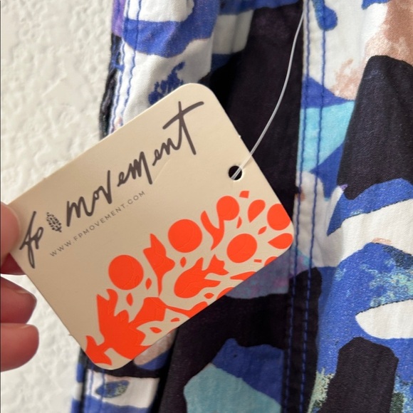 NWT Free People movement Mesmerize Me Printed Pant Violet Splendor Camo L - Picture 9 of 11